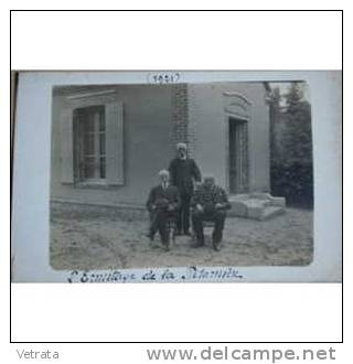 Photo : Trois Vieils Hommes Dans Un Jardin (1921), Formatée En Carte Postale - Autres & Non Classés