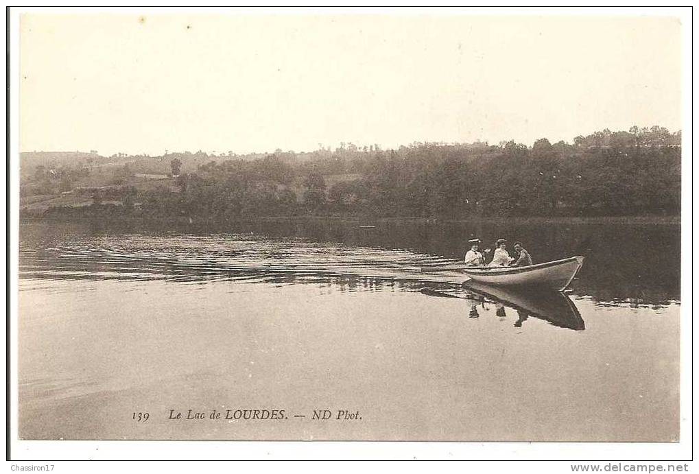 65 -  Le Lac De    LOURDES     -  Animée   Promenade Sur Un Canot Automobile - Lourdes