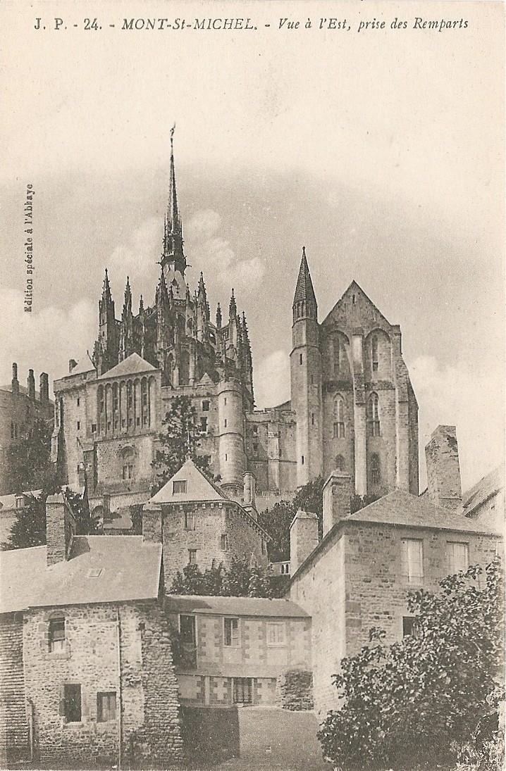 50 - Mont-Saint-Michel - Vue De L'Est, Prise Des Remparts - Edition Spéciale De L'Abbaye /  J. P.  N° 24 (non Circulée) - Le Mont Saint Michel