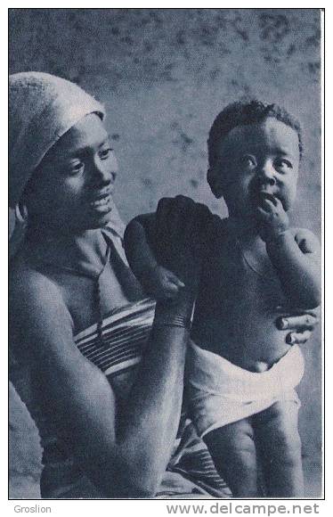 MAMAN BOUSANGA (FEMME ET SON ENFANT BEAU PLAN) - Burkina Faso