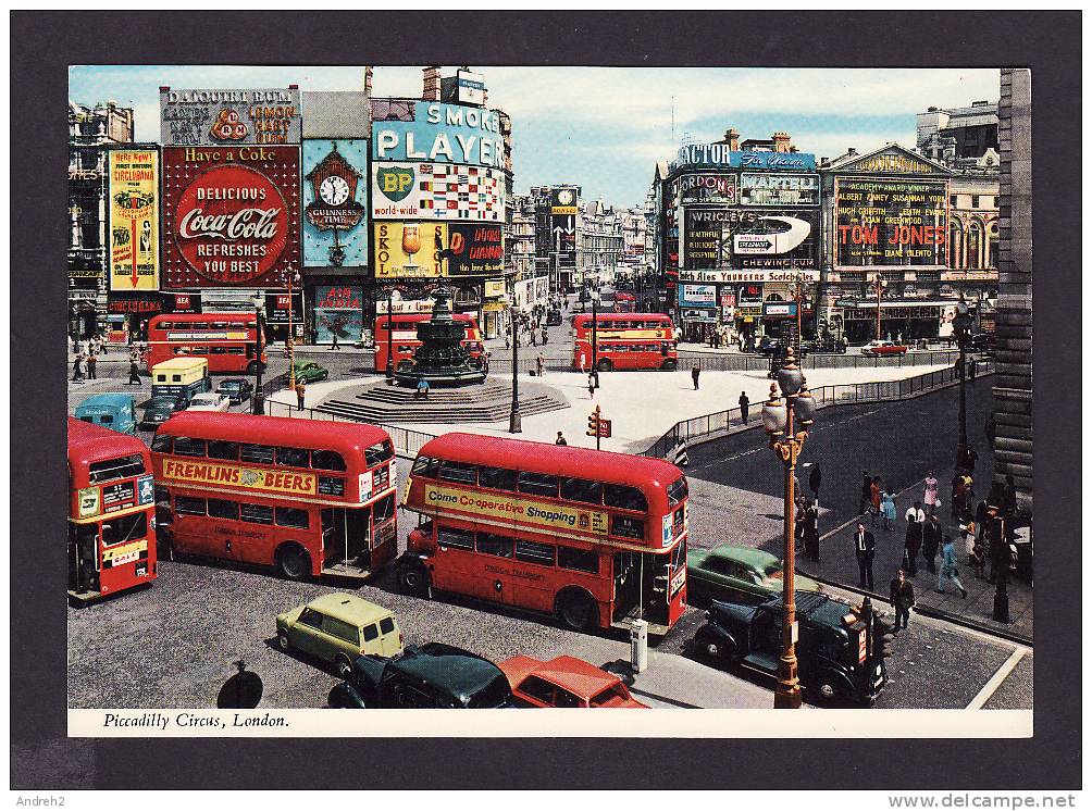 LONDON - UNITED KINGDOM - PICCADILLY CIRCUS - BUS - OLD CARS - CETTE CARTE N´A JAMAIS VOYAGÉE - Piccadilly Circus