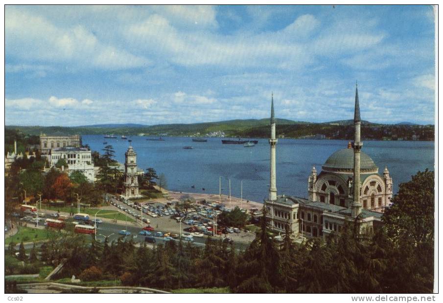 Istanbul Dolmabahçe Palace On The Bosphorus - Turquie