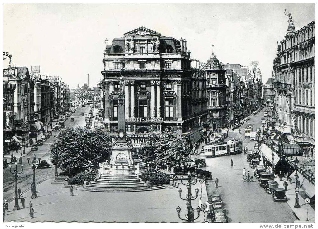 Bruxelles - Place De Brouckère - Transport Urbain En Surface