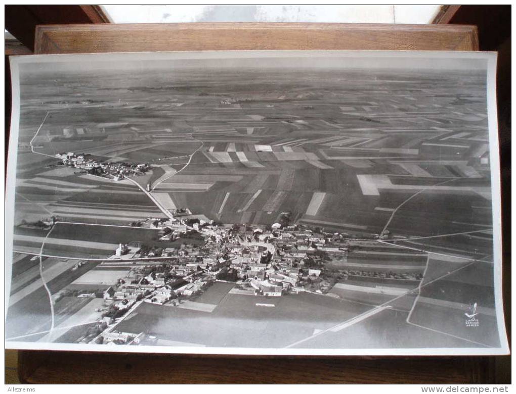 Carte Grand Format 45 : GRENEVILLE EN BEAUCE  Vue Générale    Dimension 45 Cm * 27 Cm      A  VOIR   !!!!!!!! - Lens