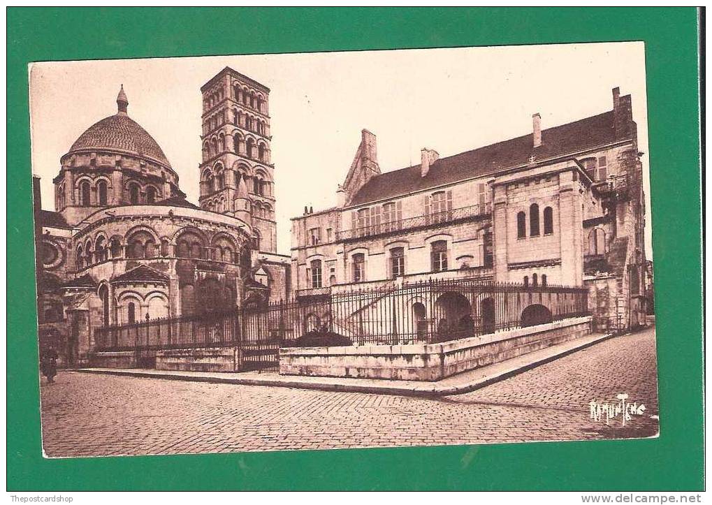 CPA 16 FRANCE ANGOULEME CATHEDRAL ST.PIERRE MORE FRANCE LISTED @ 1 EURO OR LESS - Angouleme