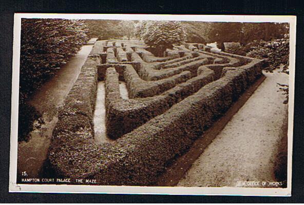 RB 648 -  Real Photo Postcard Hampton Court Palace Maze Middlesex - Middlesex