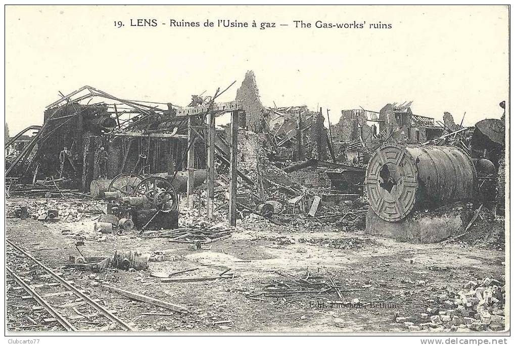 Lens (62) :  Lot De 3 CPA Ruines, Château Spriet+Usine à Gaz+Rue Reugnier Env 1919 (animée). - Lens