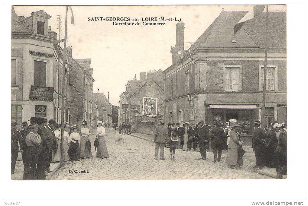 SAINT GEORGES SUR LOIRE Carrefour Du Commerce,très Animé. - Saint Georges Sur Loire