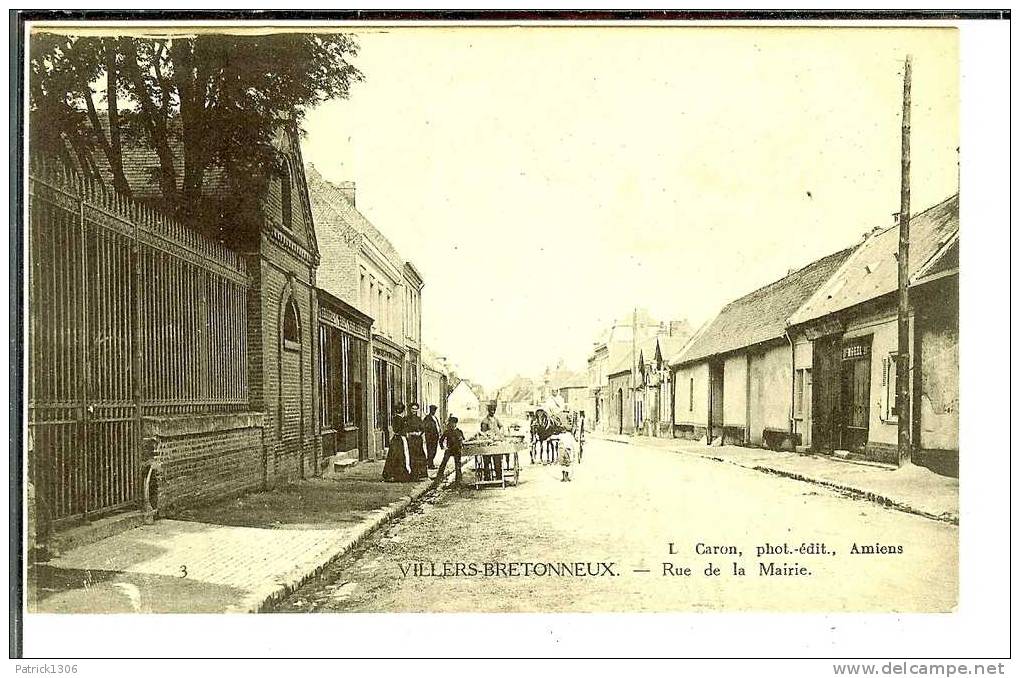 CPA  VILLERS BRETONNEUX, Rue De La Mairie  1536 - Villers Bretonneux