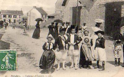 Batz Sur Mer..??? Enfants En Costume De Paludiers - Batz-sur-Mer (Bourg De B.)