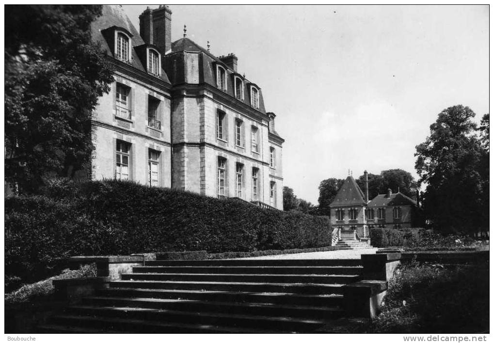 CPSM De MONTMIRAIL - Le Château, Façade Sud - Montmirail