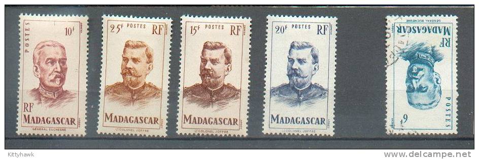 Mada 437 - YT 300 à 318 * Sauf 314 Obli - Unused Stamps