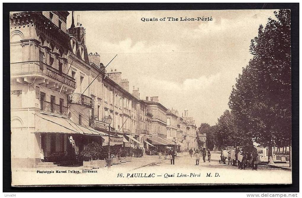 CPA  ANCIENNE- FRANCE- PAUILLAC (33)- QUAI LÉON-PÉRIÉ AVEC TRES BELLE ANIMATION- ATTELAGE 6 BOEUFS- COMMERCES - Pauillac