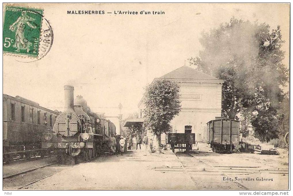 45 . MALESHERBES . La Gare . - Malesherbes