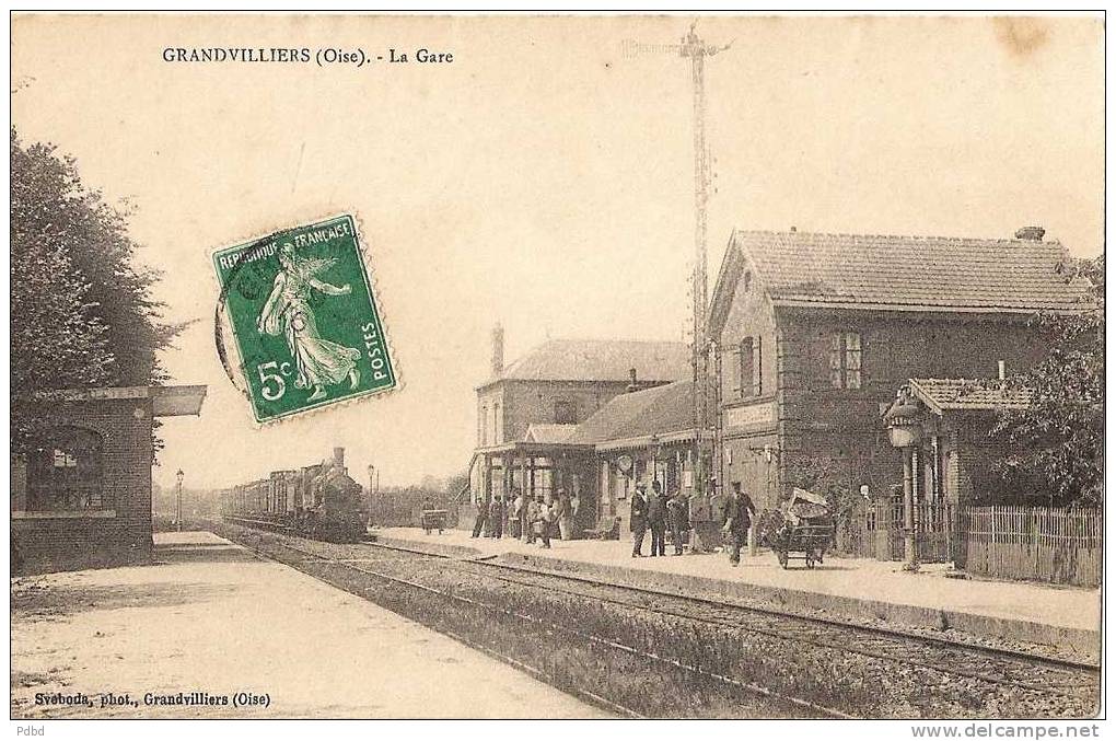 60 . GRANDVILLIERS . La Gare . - Grandvilliers