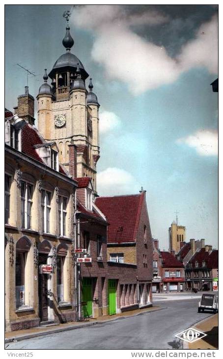 Bergues Film Les Chti S Beffroi Estaminet Citroen 2 Cv Place 1960 - Bergues