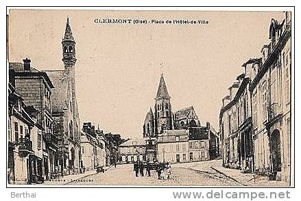 60 CLERMONT - Place De L Hotel De Ville - Clermont