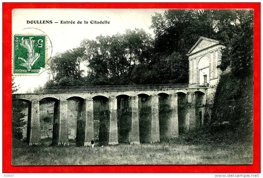 * DOULLENS-Entrée De La Citadelle-1909(Personnage,chien) - Doullens