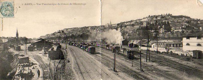 Agen    47   . Carte Panoramique..Côteau De L'hermitage Et La Gare Interieure  ; Train;    Chemin De Fer - Agen