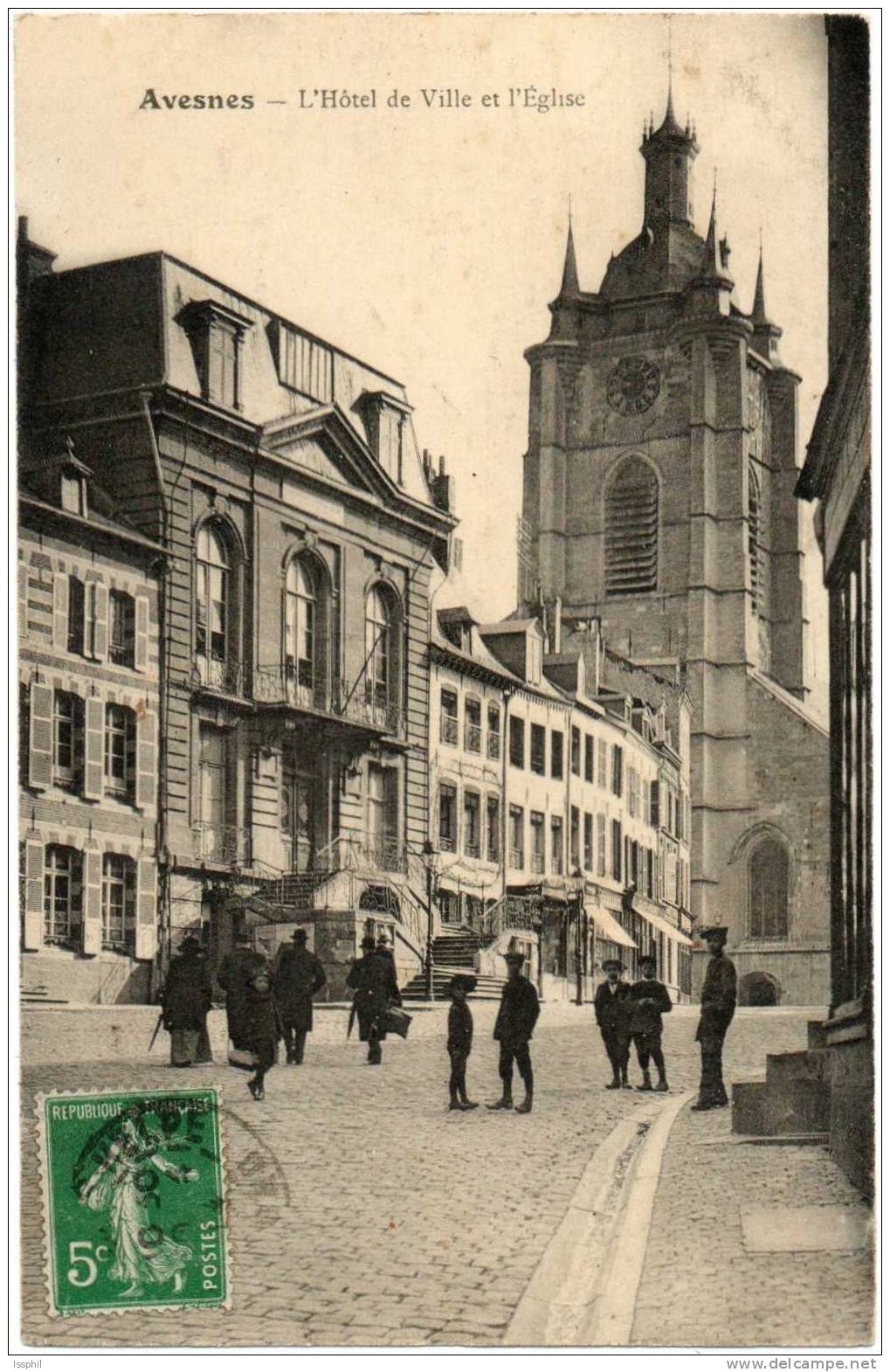 Avesnes - L'Hôtel De Ville Et L'église - Avesnes Sur Helpe