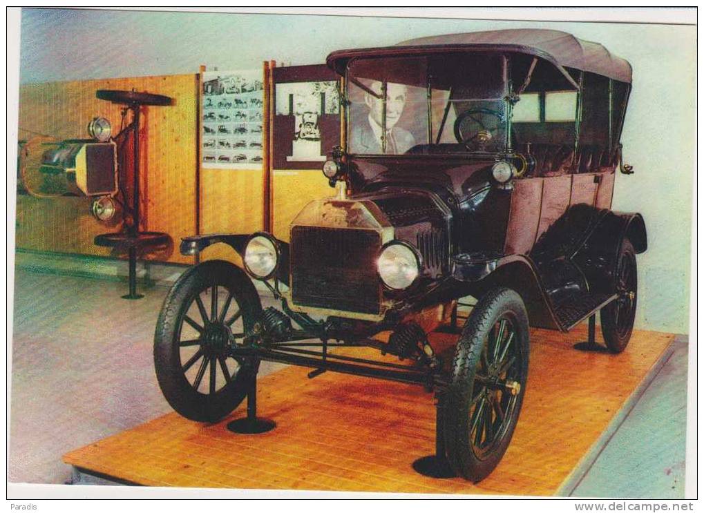 Voiture Ancienne    FORD  T  1916  Musée De L'automobile  Turin - Toerisme