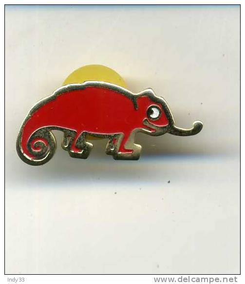 - PIN'S CAMELEON ROUGE - Animales