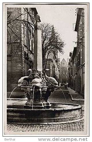 13 AIX EN PROVENCE - La Fontaine Des Quatres Dauphins Et L Eglise St Jean De Malte - Aix En Provence