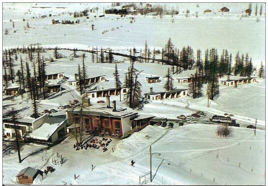 En Avion Au-dessus De ... MONETIER-LES-BAINS (05) Village Du CLUB MEDITERRANEE En 1966   CPSM - Autres & Non Classés