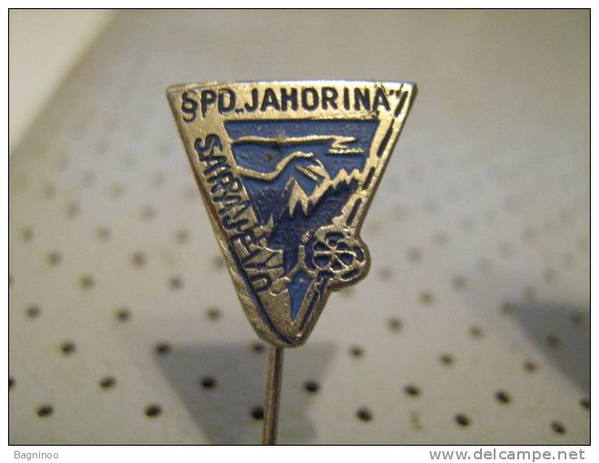 MOUNTAINEERING Alpinist Company JAHORINA Sarajevo Bosnia - Alpinisme