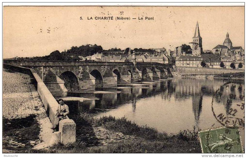 CPA De LA CHARITE Le Pont PEU COURANTE Avec Le Monsieur - La Charité Sur Loire