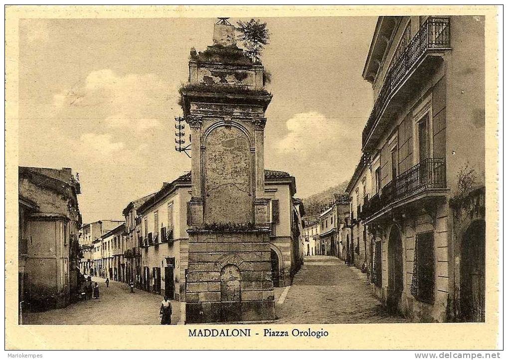 MADDALONI  -  Piazza Orologio - Caserta