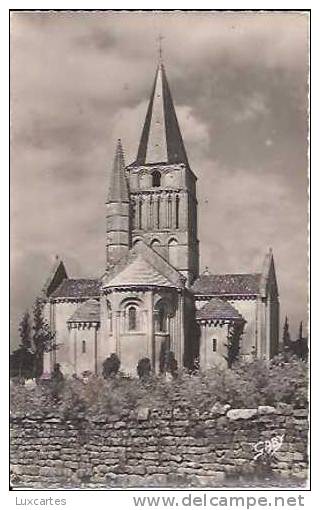 5.  -  AULNAY-DE-SAINTONGE (CH.-Mme) ABSIDE ET CLOCHER DE L´EGLISE (STYLE ROMAN XIIe S.) - Aulnay