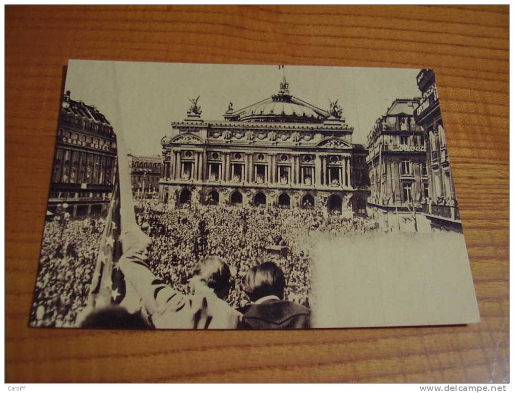 20° Anniversaire De La Libération De Paris Place De L´Opéra ; Carte Pour Le Timbre De 1964 - Demonstrations