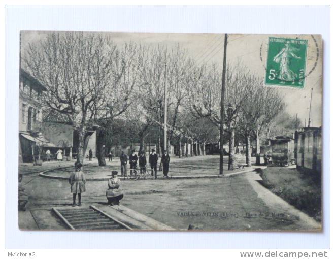 VAUX EN VELIN - Place De La Mairie - Vaux-en-Velin