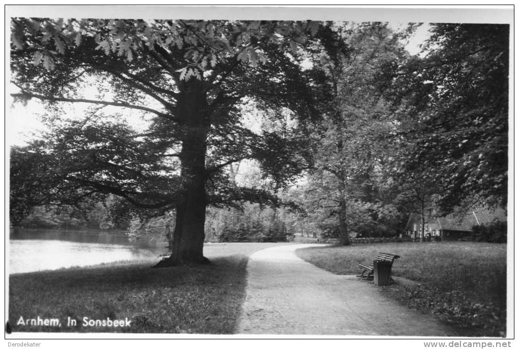 Arnhem, In Sonsbeek. Echte Foto 1.39. Onbeschreven. - Arnhem