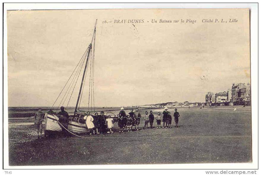 D3740 - Bray-Dunes - Un Bateau Sur La Plage - Dunkerque