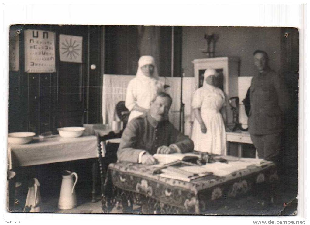 CARTE PHOTO : MEDECINE DE GUERRE HOPITAL MILITAIRE INFIRMIERE MEDECIN  VISTE MEDICALE GUERRE - Salute