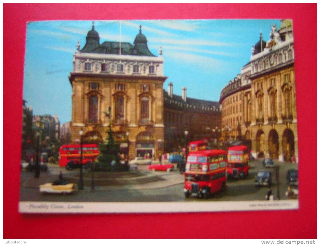CPM- ANGLETERRE-LONDON -PICCADILLY CIRCUS LONDON -ANIMEE-BUS /CAR / VOITURES  -VOYAGEE 1977  -PHOTO RECTO /VERSO - Piccadilly Circus