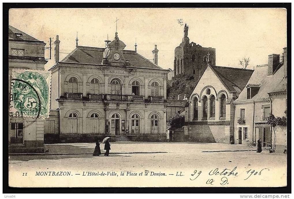 CPA  ANCIENNE- FRANCE- MONTBAZON (37)- L'HOTEL-DE-VILLE ET LE DONJON EN GROS PLANS- PLACE AVEC ANIMATION- - Montbazon