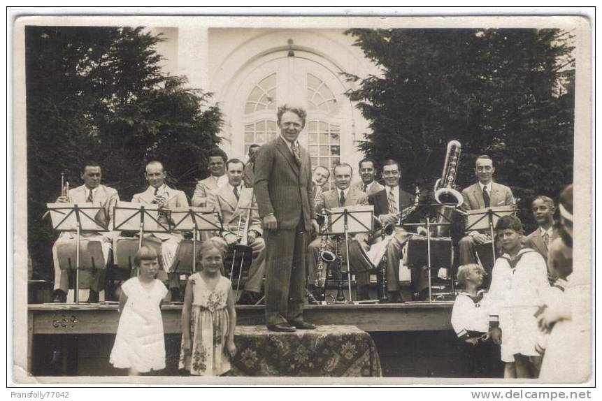 Rppc - GERMANY - SWINEMUNDE - Brass Band In Concert - CHILDREN Stand In For Photo - 1923 - Pommern