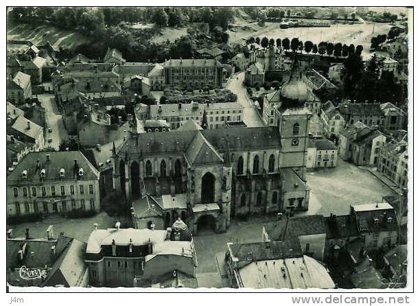 88/ VOSGES...REMIREMONT: Vue Aérienne. Eglise St Romaric - Remiremont