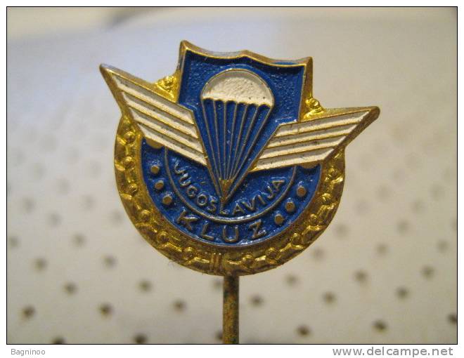 PARACHUTTING Pin Franjo Kluz Yugoslavia - Parachutting