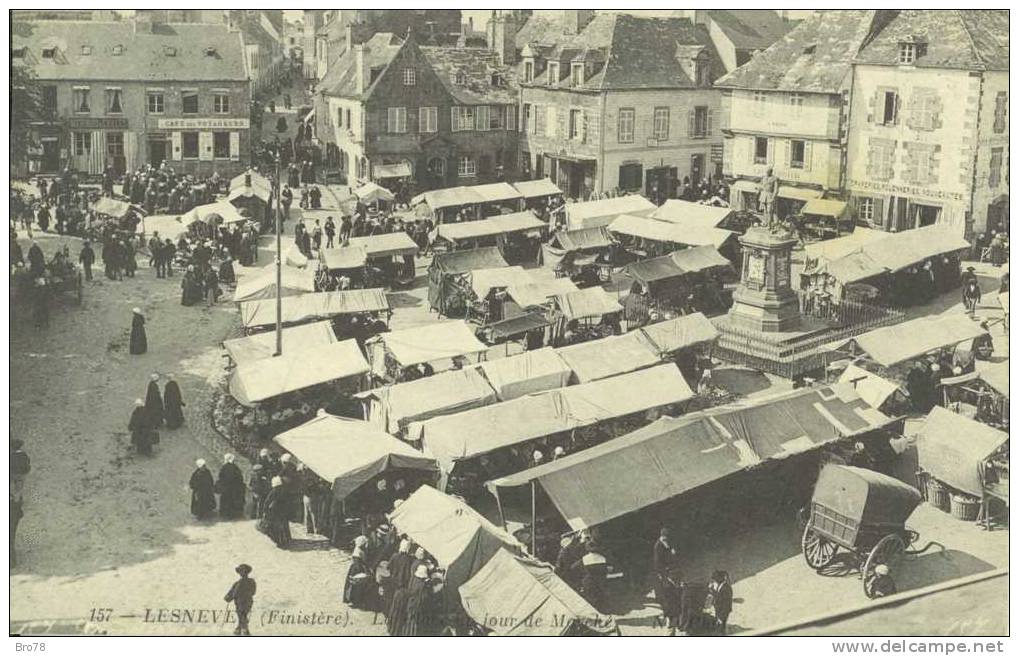 LESNEVEN - La Place Un Jour De Marché - Lesneven