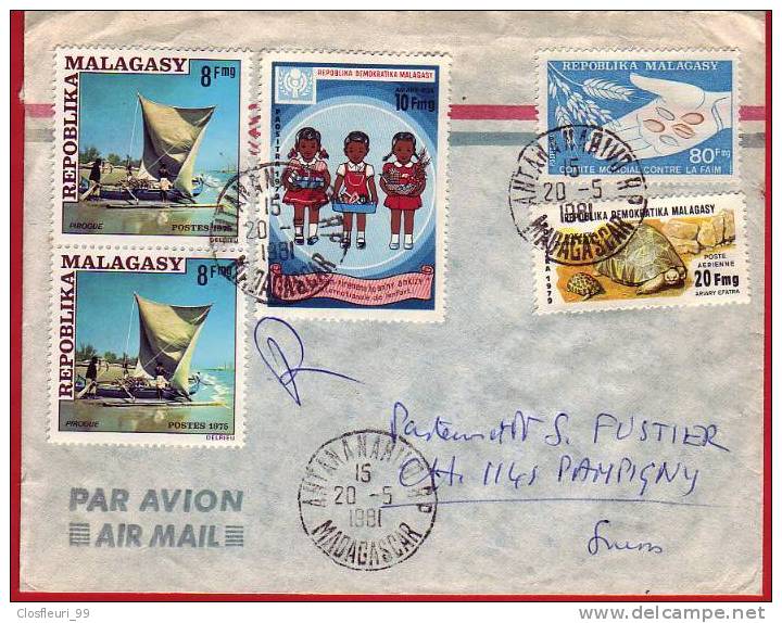 Deux (2) Lettres Et Beaux Timbres 1981 - Madagascar (1960-...)