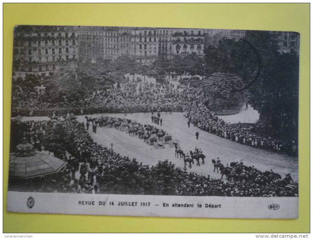 REVUE DU 14 JUILLET 1917 EN ATTENDANT LE DEPART - Guerre 1914-18