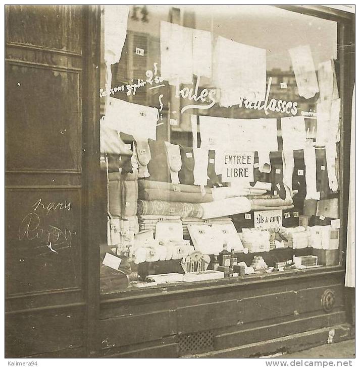 MAGASIN DE CONFECTION  ( Toiles , Caleçons , Chaussettes Et Lits De Camp )  ET CHAUSSURES  /  CARTE-PHOTO  ( à PARIS ? ) - Magasins