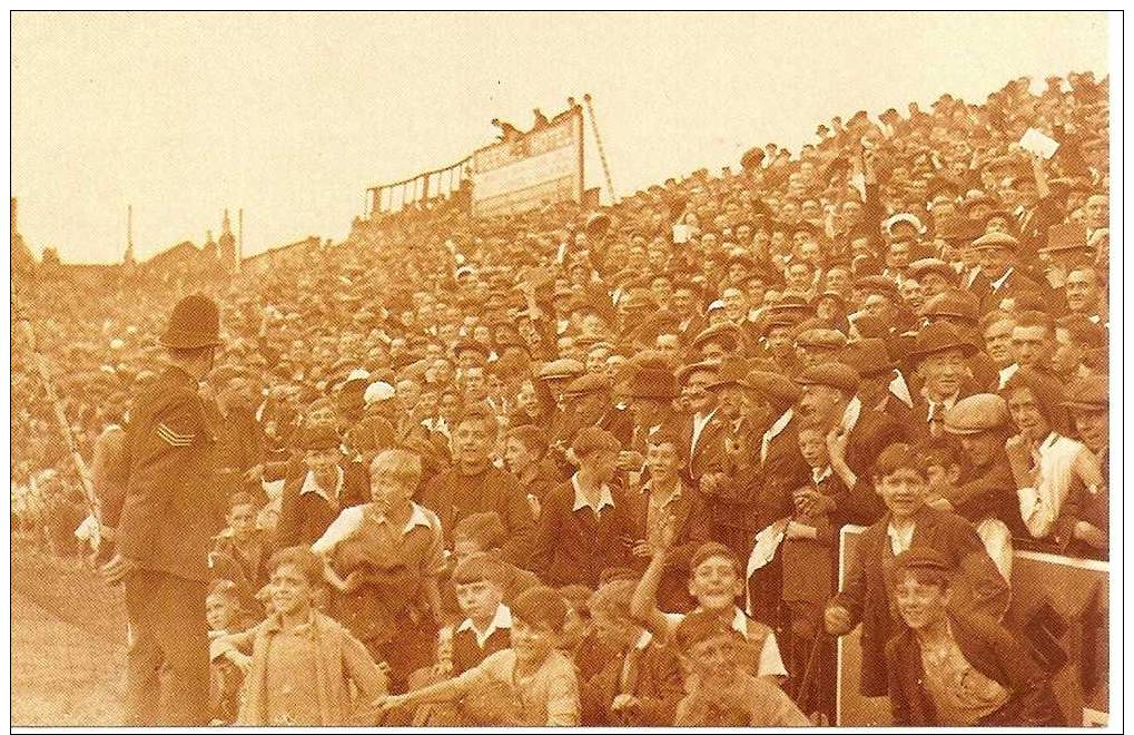 Nostalgia Series Postcard-Brentford V.Huddersfield  1935 - Soccer