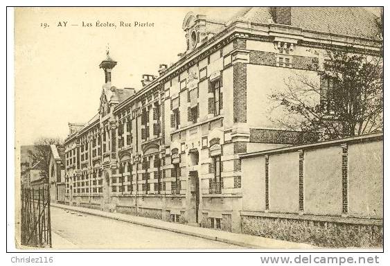 51 AY Les Ecoles Rue Pierlot  Beau Plan - Ay En Champagne