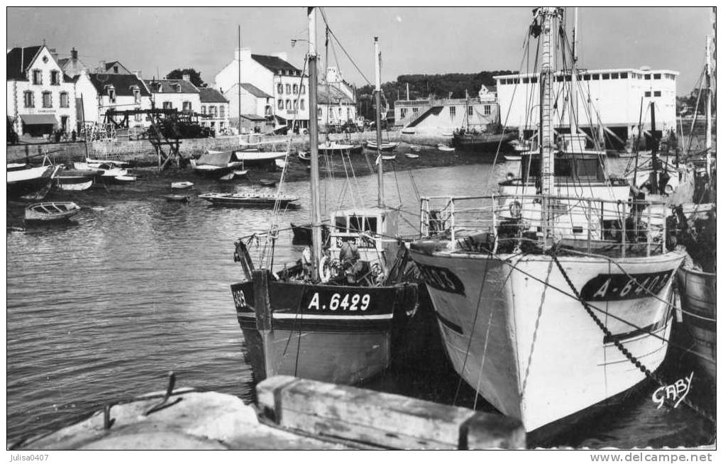 LA TRINITE SUR MER (56) Quai Bateaux De Peche Gros Plan - La Trinite Sur Mer