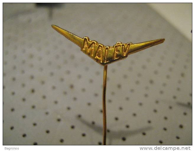 MALEV Pin Airplane Company Avion - Airplanes